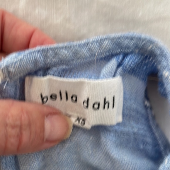 Bella Dahl top with fringe edge in size xs - Picture 2 of 3